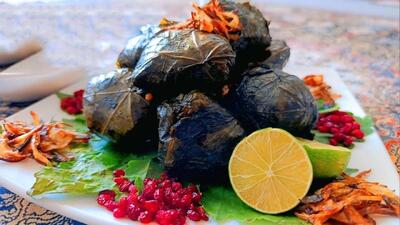 طرز تهیه دلمه با برگ مو / دستور پخت دلمه اصیل ایرانی با برگ انگور