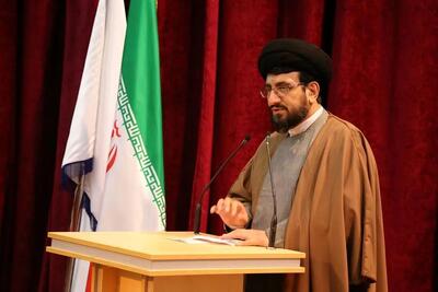 امام جمعه موقت ساری: بنیانگذار انقلاب اسلامی شخصیت جهانی است