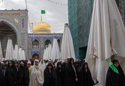 عکس/ اقامه نماز عید قربان در حرم رضوی