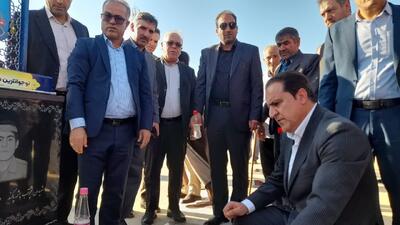 ادای احترام استاندار ایلام به شهدا در آبدانان