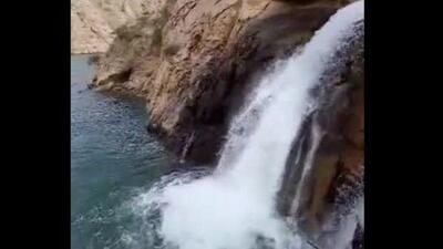 لحظات نفس‌گیر غرق شدن قایق گردشگری در چشمه بل پاوه