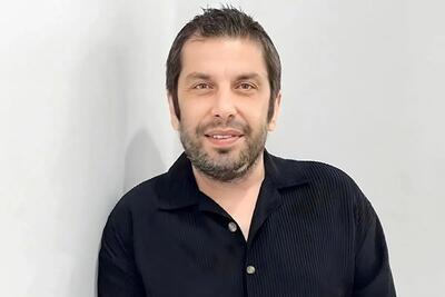 حضور هنرمندان در مراسم ختم پدر عباس جمشیدی‌فر(+فیلم)
