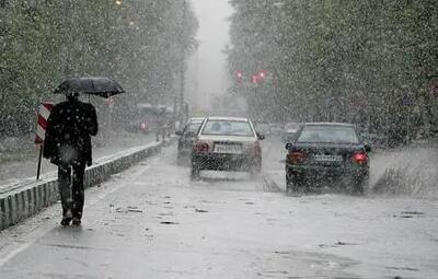 رگبار و طوفان تندری در راه تهران