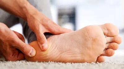 ترک پاشنه پا؛ هشداری درباره کمبود این ویتامین مهم