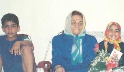 خبر روز | سامان گوران مجری جنجالی در کنار مادر و خواهرش | گلی شی