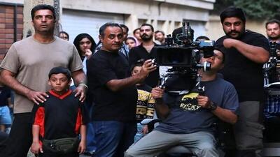منوچهر هادی: برای این سریال ۴۸ ساعت غذا نخوردم! | شهرداری تهران ساعت ۴ صبح در صحنه حاضر می‌شدند تا مطمئن شوند همه چیز مهیاست