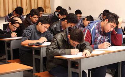 معدل دانش‌آموزان متوسطه دوم کرمانشاه پایین است/ جایگاه خوبی در کشور نداریم