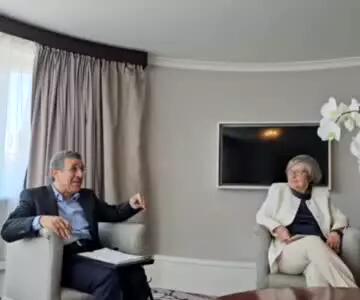 حضور احمدی نژاد در میزگردی در بوداپست