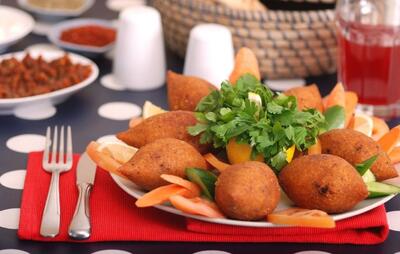 رازهای طرز تهیه کُبه برنج عربی؛ کریسپی که دل می‌برد