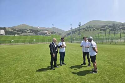 بازدید نمایندگان پرسپولیس از زمین‌های چمن و امکانات ارزروم ترکیه + عکس - پارس فوتبال