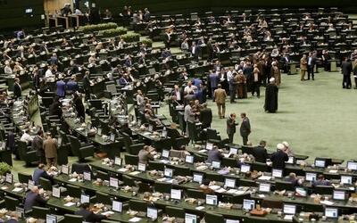 پیامک‌های مشکوک به نمایندگان این بار علیه چه کسی است؟!