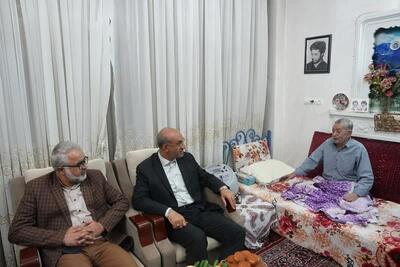 دیدار استاندار کرمانشاه با خانواده شهدای حمله ناو آمریکایی و بمباران سال ۶۶