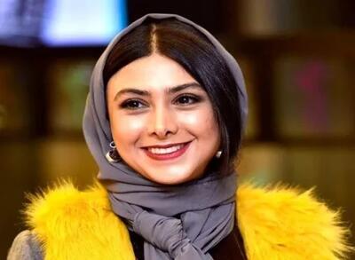 آزاده صمدی: به دلیل مشکلات مالی بازی می‌کنم