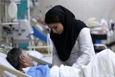 حداقل ۱۰۰ هزار پرستار در کشور کم داریم