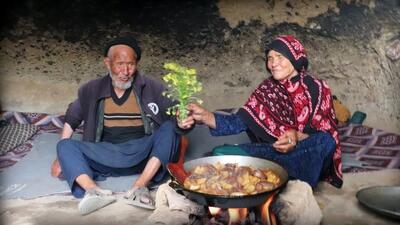 غذای روستایی در افغانستان؛ پخت خوراک مرغ و سیب زمینی در غار (فیلم)