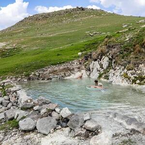 عکس/ آب گرم یئدی بلوک سردابه بهشتی در دل سبلان | اقتصاد24