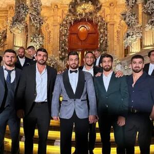 عکس/ تیپ متفاوت حسن یزدانی در مراسم عروسی اش در یک تالار لاکچری | اقتصاد24