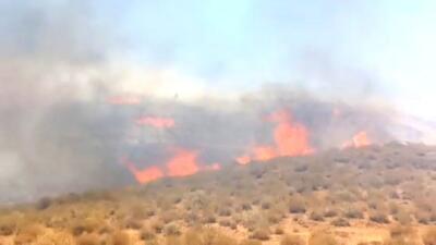 آتش‌سوزی مراتع روستای «چهارراه سمیرم» مهار شد