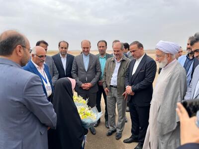 معاون وزیر راه و شهرسازی وارد فرودگاه گناباد شد