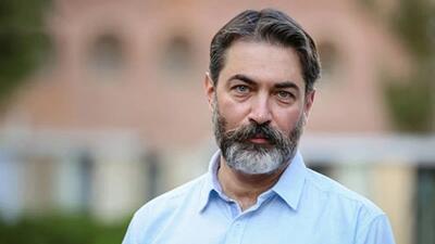عکسی از پارسا پیروزفر در کنسرت خواننده مشهور
