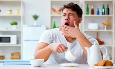برای بیدارماندن دیگر نیازی به قهوه نیست! / با این روش های ساده خواب آلودگی را ازبین ببرید