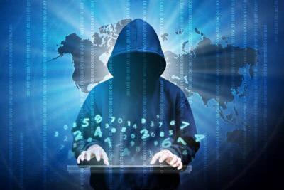 کلاهبردار اینترنتی با ۱۰۰ شاکی در هرمزگان نقره داغ شد 