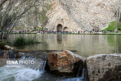 همزیستی آب و سنگ در تاق بستان از زمان باستان وجود داشته‌ است