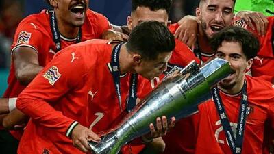 کلیپ اسلوموشن جذاب از جشن قهرمانی رونالدو در لیگ ملتهای اروپا