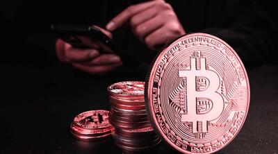 فروش میلیاردی بیت‌کوین توسط هولدرهای قدیمی! بازار وارد فاز اصلاح می‌شود؟