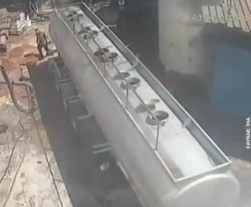 فیلم لحظه انفجار مخزن حمل سوخت توسط کارگر سیگاری