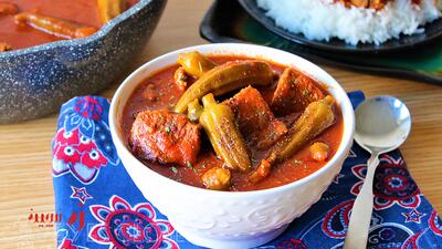 طرز تهیه خورشت بامیه با گوشت و بدون گوشت | دستور ساده با نکات کاربردی | زرچین