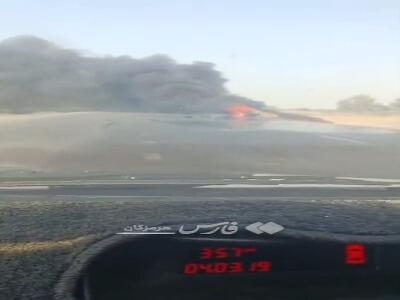 آتش‌سوزی پژو با سوخت قاچاق در جاده میناب