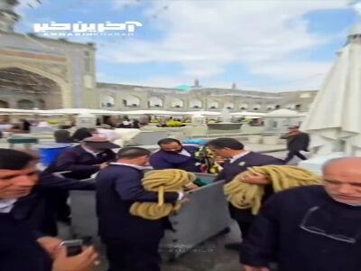 نصب کتیبه ویژه ولادت جوادالائمه(ع) در حرم رضوی