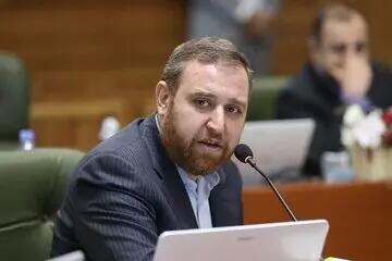شهرداری در کارهای اولیه خود هم مانده است