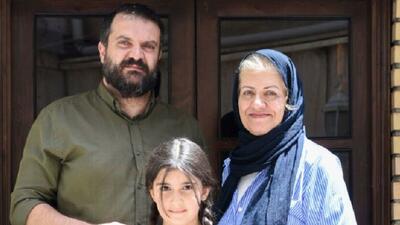 مادرجان؛ خواهش می‌کنم استقلال را ول کن و بیا بیرون!