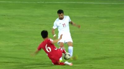 اخراج بازیکن کره شمالی مقابل ایران به دلیل خطای خطرناک