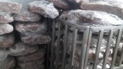 کشف دو تن گوشت فاسد در یک انبار متروکه