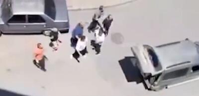 ببینید | لحظه هولناک زیر گرفتن عابران پیاده توسط راننده خودروی سواری پس از مشاجره لفظی!