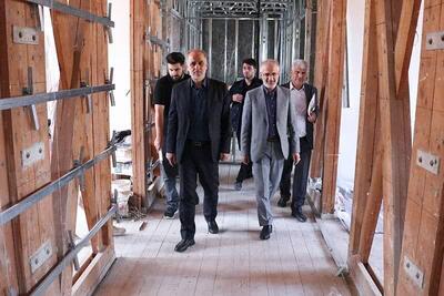 بازدید دادستان مرکز گیلان از روند بازسازی و مرمت هتل ایران رشت