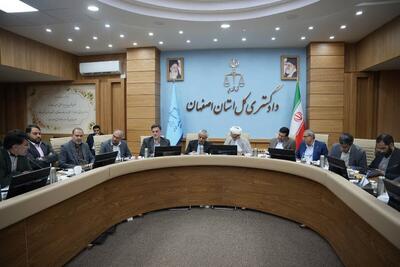 معاون قضایی دادستان کل کشور: اقدامات دادستانی مرکز استان اصفهان در حوزه مبارزه با قاچاق کالا و ارز قابل تقدیر است