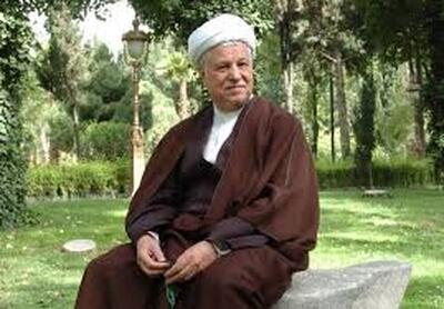 عکس دیده نشده از مرحوم هاشمی رفسنجانی در حال پریدن از رودخانه