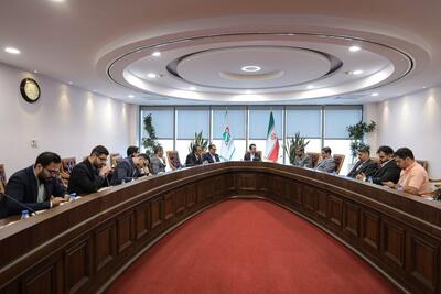 گزارش تصویری از برگزاری نشست تخصصی معاون نظارت بر بورس‌ها و ناشران سازمان بورس با نمایندگان نظام صنفی رایانه‌ای