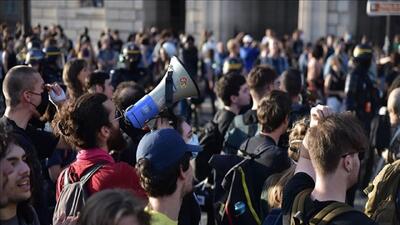 درگیری پلیس فرانسه با معترضان به بازداشت فعالان حقوق بشر مادلین