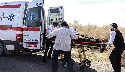 برخورد شدید پژو ۲۰۷ با گاردریل و مصدومیت ۵ نفر در مشهد