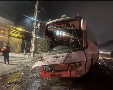 ۱۲ مصدوم در حادثه تصادف اتوبوس و کامیون در جاجرود