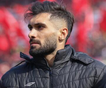 گزینه نقل و انتقالاتی استقلال و پرسپولیس با تیمش خداحافظی کرد + عکس