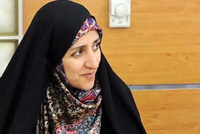 واکنش معاون امور زنان ریاست‌جمهوری به استقبال زنان اسب‌سوار در سنندج از استاندار اقلیم کردستان عراق: زن کُرد اسب سوار می‌شود، زیرا فرهنگ مردم آن منطقه مبتنی بر این موضوع است/ دوستان نمی‌خواستند از این جایگاه، برای نمایش و برای بی‌حرمتی استفاده شود