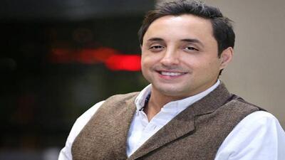 تصویر روز | چهره دیدنی امیرحسین رستمی با لباس لیمویی و خاصش | گلی شی
