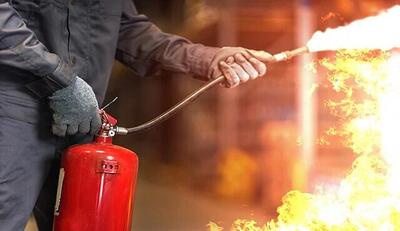 آتش‌سوزی مجدد در بندرشهیدرجایی؛ اینبار در انبار ضایعات + ویدئو