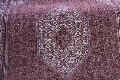 مشکل بیمه بسیاری از بافندگان فرش در زنجان همچنان برطرف نشده است
